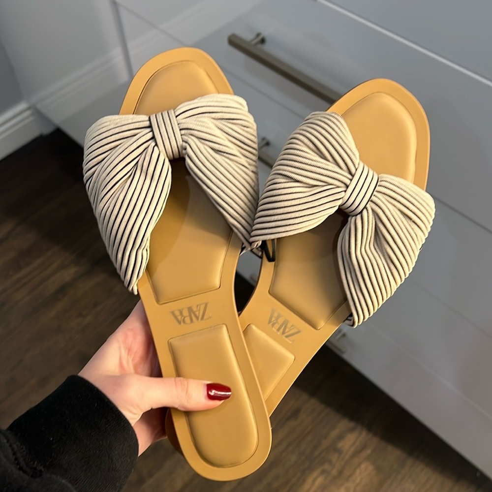 Zara women’s bow tie flat sandals